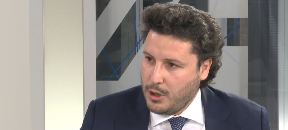Abazović tvrdi: Dobio sam informaciju da se Spajić krio u skladištu, ujak mu kadrira po Vladi – kandidat je i za šefa tajne policije