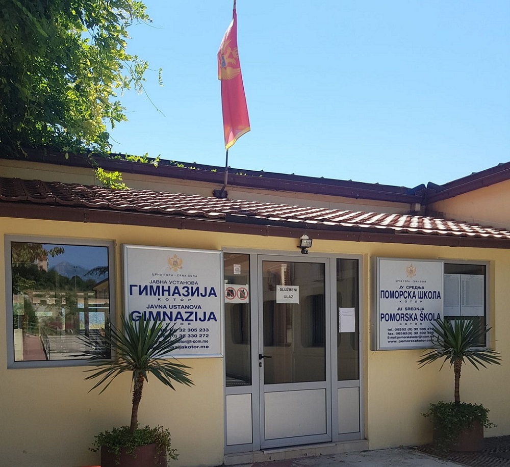 Kotor: Dojava o bombi, evakuisani učenici Gimnazije i Pomorske škole