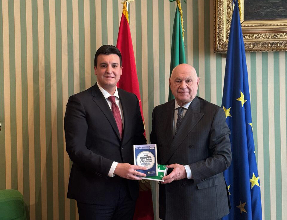 Italijanski ministar Miloviću: Italija voljna da pomogne Crnoj Gori u pisanju antimafija zakona