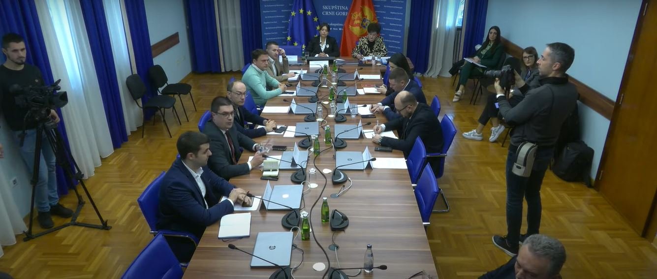 Adžić: Milović ne krije da je zaštitnik mafije; Milović: Dovešću lice koje će svjedočiti ko je prevezao Do Kvona preko granice