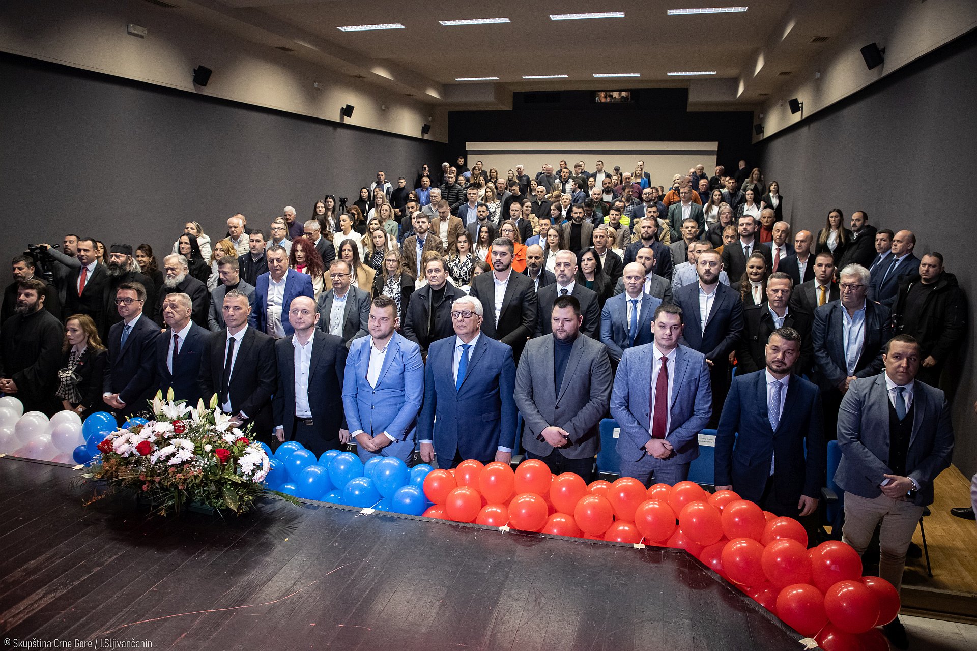 Proslava Dana opštine Zeta: Instrumental crnogorske himne uz balone u bojama trobojke