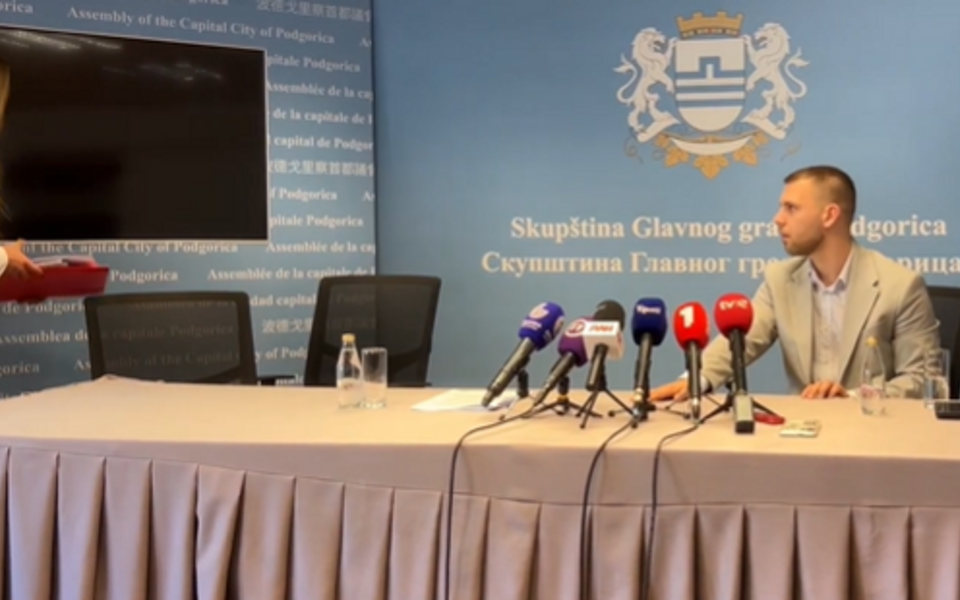 Zapošljena u JU ,,Kakaricka gora“ upala na konferenciju Maškovića, Glavni grad je prijavio policiji