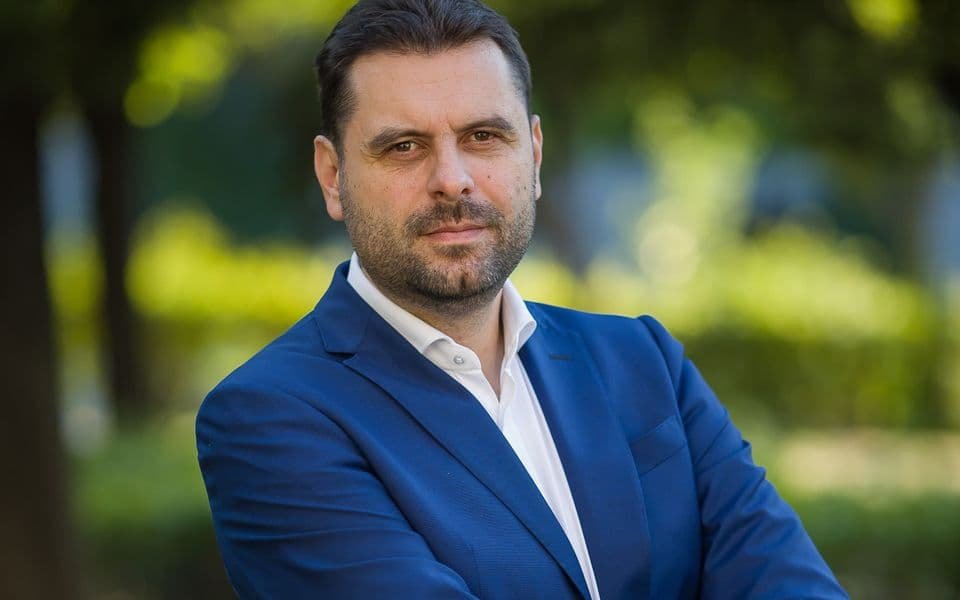 Vujović: Spajić sve više liči na Mandićevu ikebanu, a PES na frakciju NSD