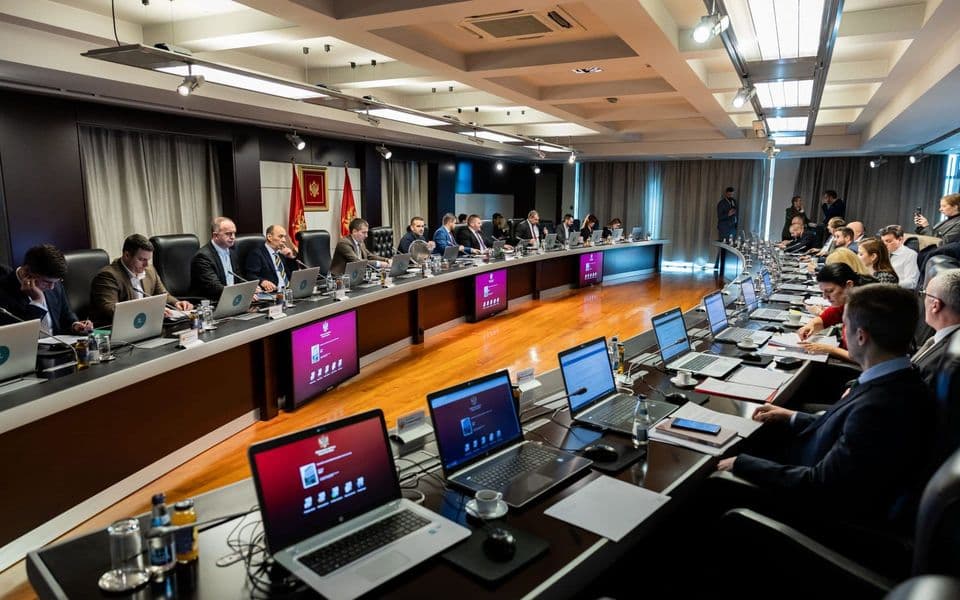 Spajić traži odlaganje predloga o razriješenju Brđanina, Demokrate i Bečić protiv