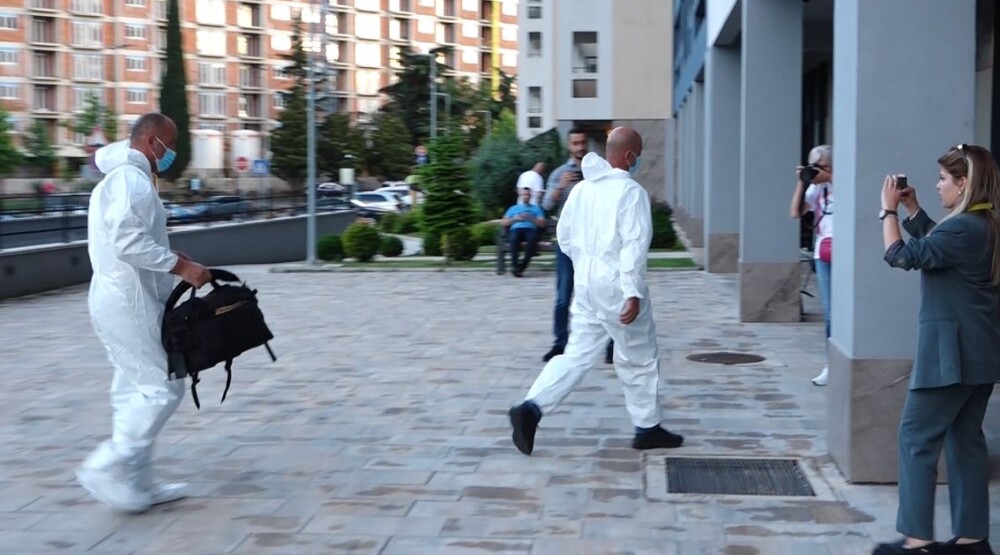 VIDEO: Pripadnici SPO jutros zgradu u Master kvartu napustili u tri sata: Šest sati kasnije nastavljeni pretresi