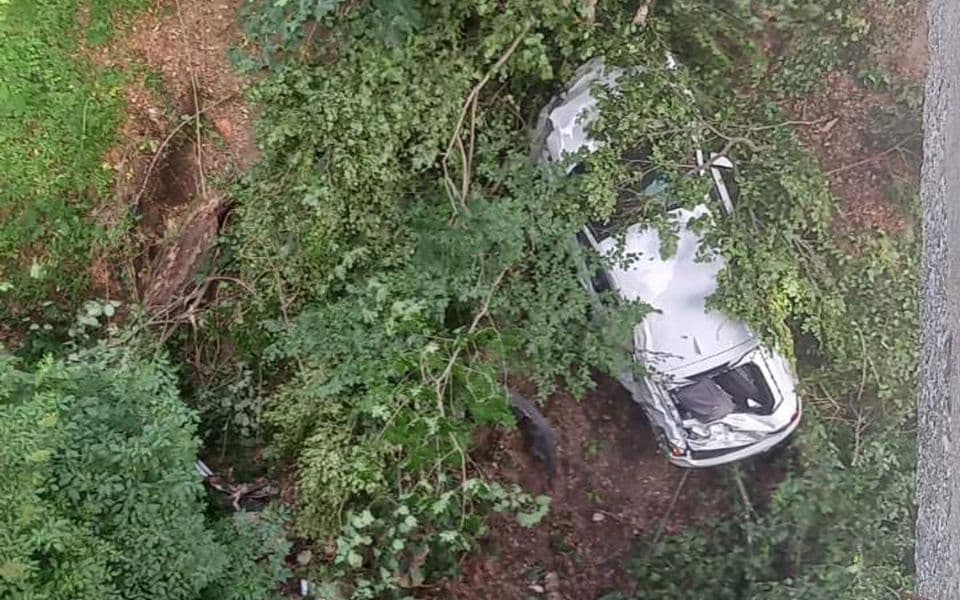 Vozilo sletjelo sa puta kod Crkvina, povrijeđene dvije osobe