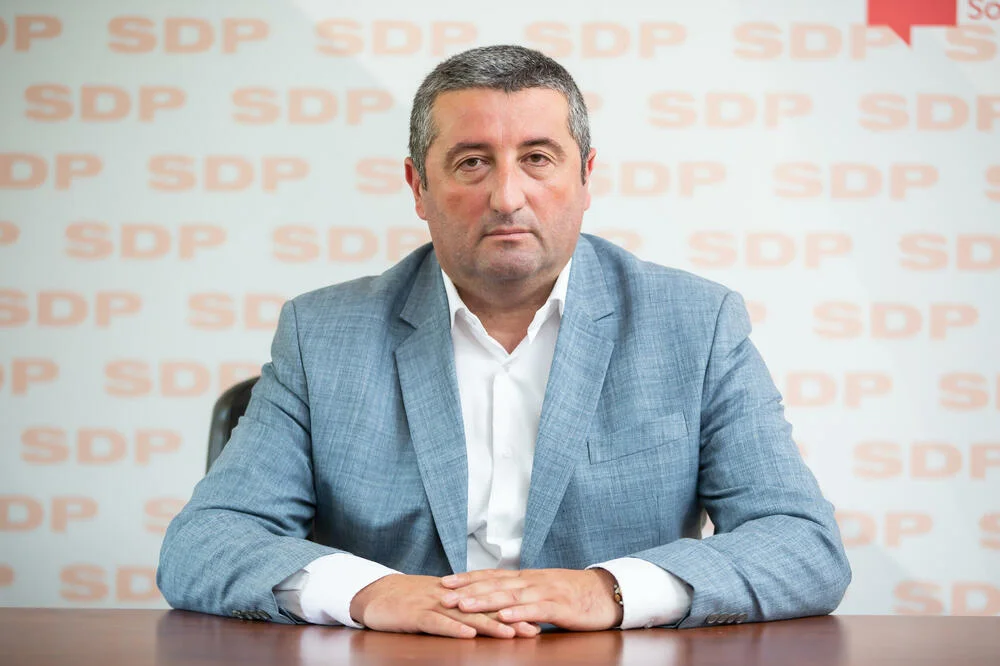Balota: Ako Đeljošaj ne kaže ko radi za obavještajne službe drugih država, onda je potrebno da podnese ostavku