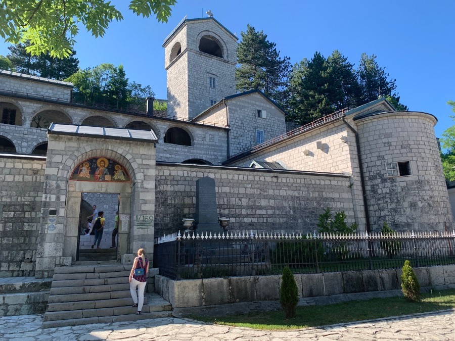Reagovanje MCP: Knežević dokaze protiv sveštenika da što prije dostavi nadležnim organima