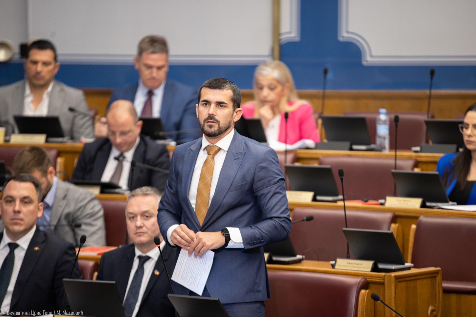 Nenezić: Jokoviću ne nedostaje fakultet nego obrazovanje