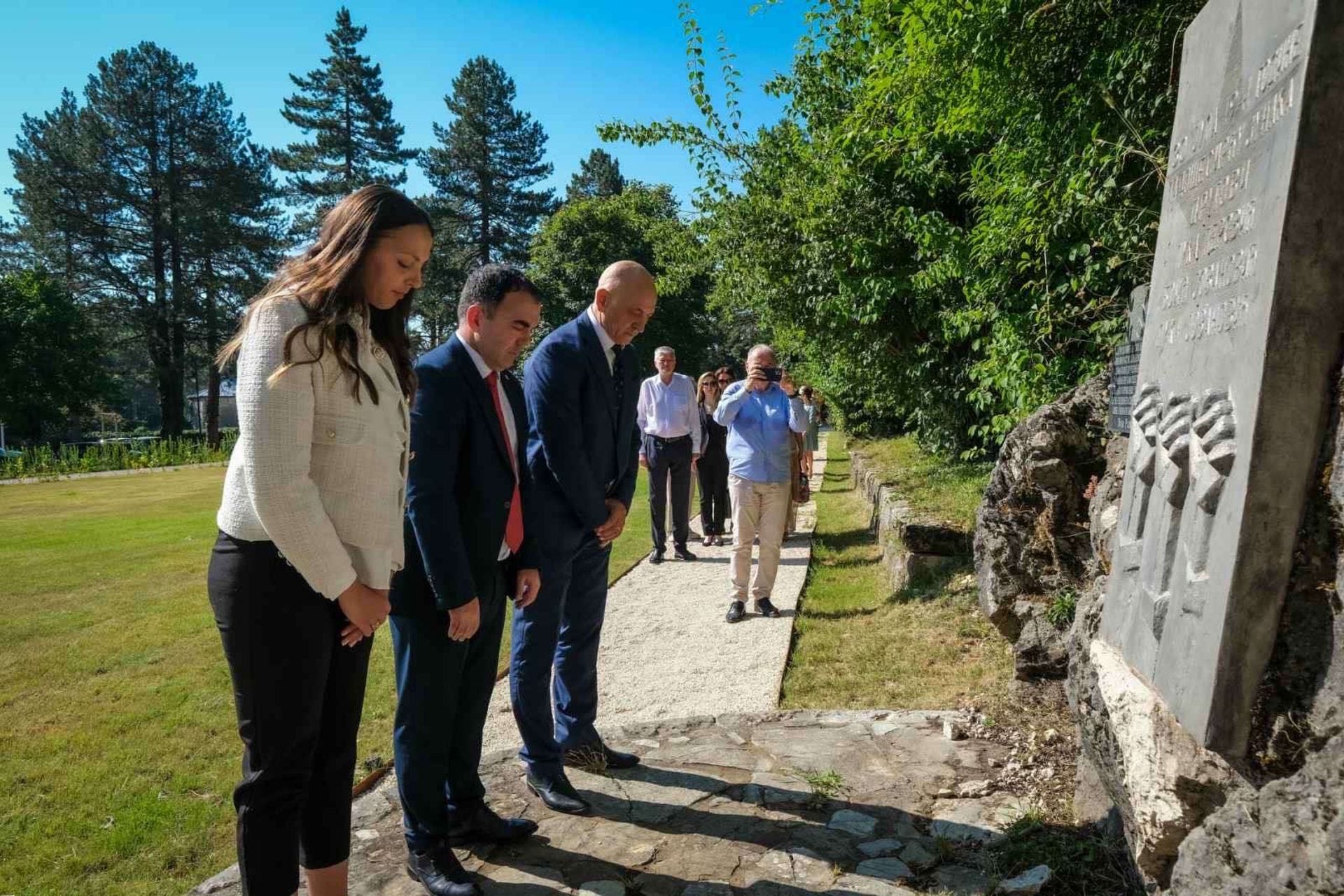 Na Cetinju položen vijenac na Spomen-kosturnicu povodom obilježavanja 13. jula