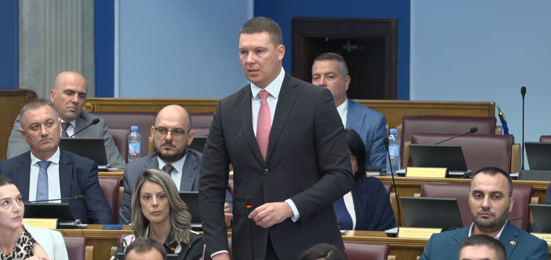 ŽUSTRA RASPRAVA U PARLAMENTU: Filip Adžić premijera Spajića nazvao &#8220;lažovom&#8221;