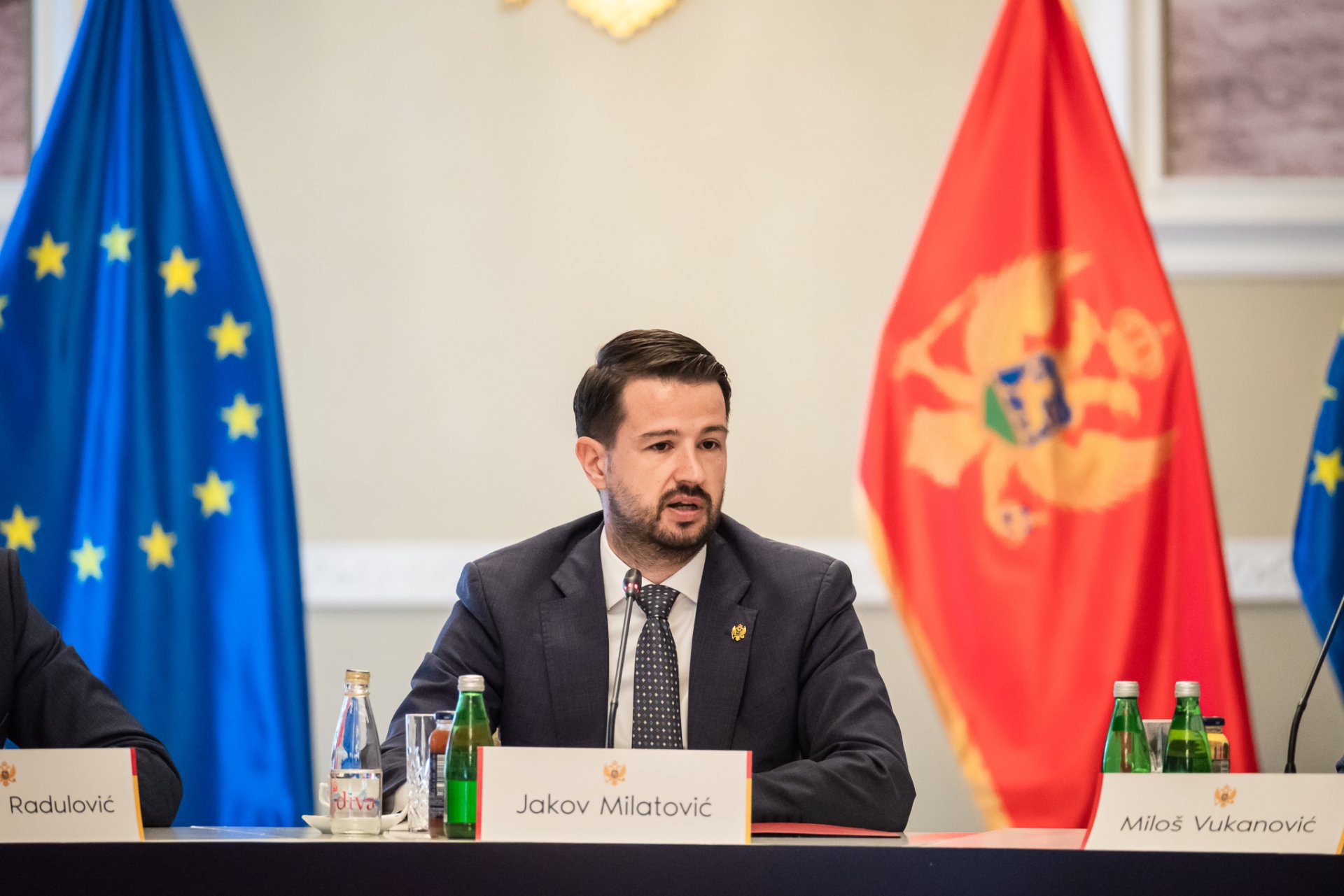 Milatović: Parlamentarna većina okupljena zbog fotelja a sve na teret građana
