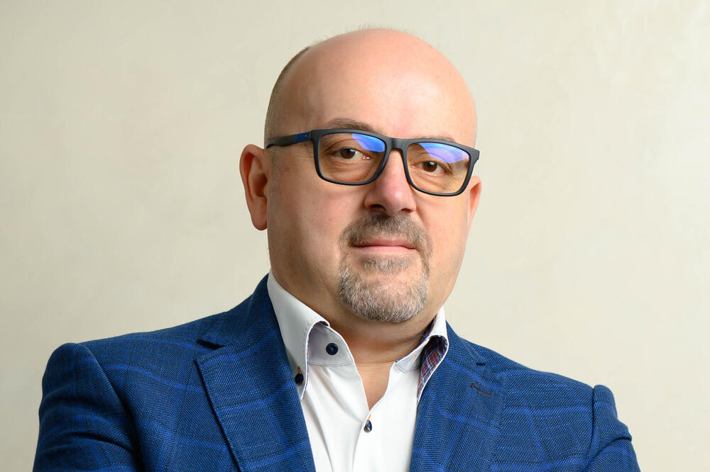 SEP: Pada broj turista, a Vlada se odmara