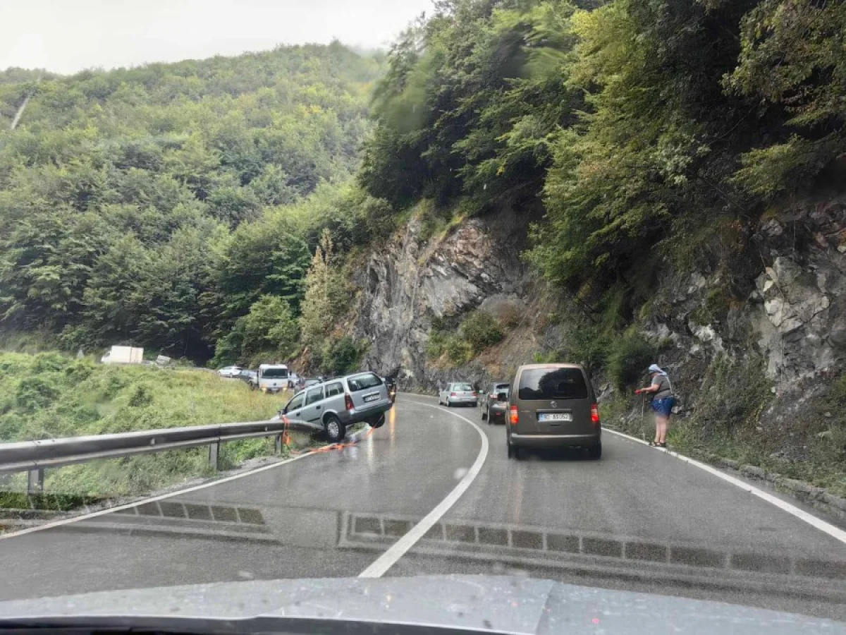 Vozilo sletjelo sa puta Kolašin &#8211; Mojkovac