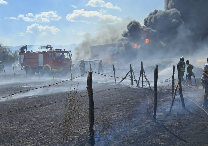 Požar u Ozrinićima, spašeno preko 20 stambenih i pomoćnih objekata