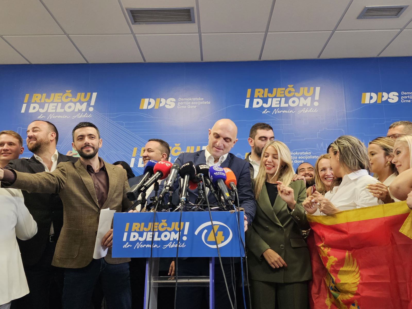 (UŽIVO)  IZBORI U PODGORICI: TOTALNA DOMINACIJA DPS-a, samostalno osvojili preko 30 odsto glasova
