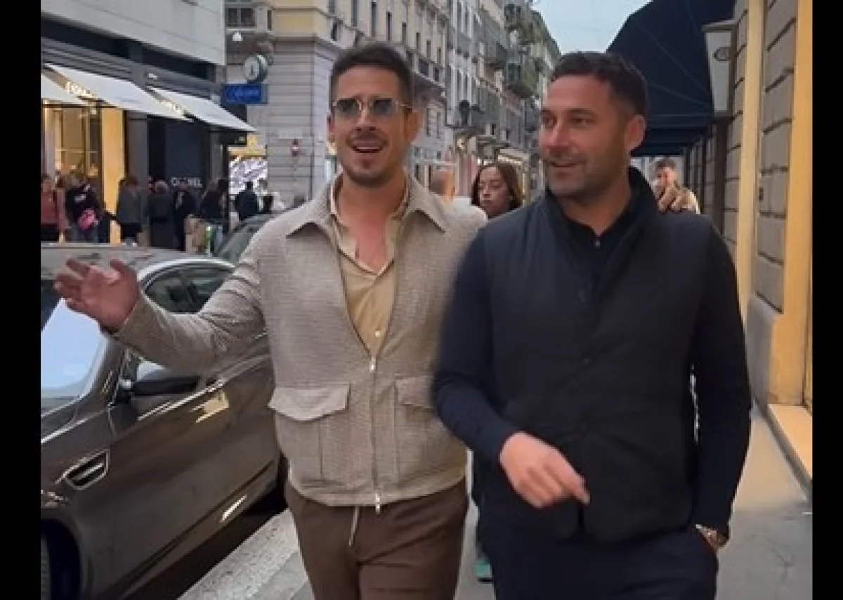 (VIDEO) Nikola Rokvić u društvu Duška Tošića zapjevao na ulicama Milana