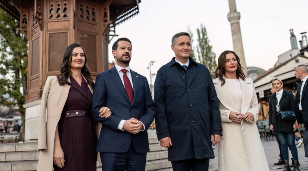 (FOTO) Milatović zvaničnu posjetu BiH završio šetnjom Baščaršijom