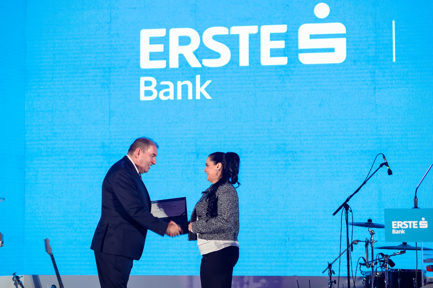 Erste banka obilježila jubilej 15 godina poslovanja u Crnoj Gori donacijom za JU Zavod „Komanski most“