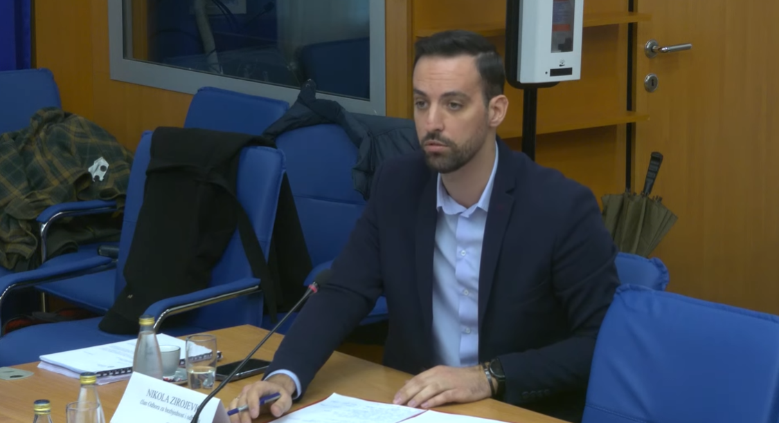Zirojević Šaranoviću: Da li je tačno da je u potrazi za Balijagićem uništena vojna letjelica, u vrijednosti od oko 100.000 eura?; Šaranović bez odgovora
