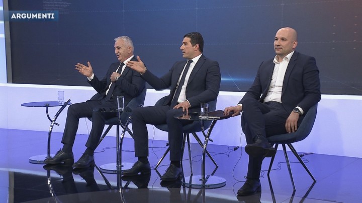 Đurović: Ne može se sa dva mandata biti gradonačelnik; Janović: Nećemo ulaziti u eksperimente
