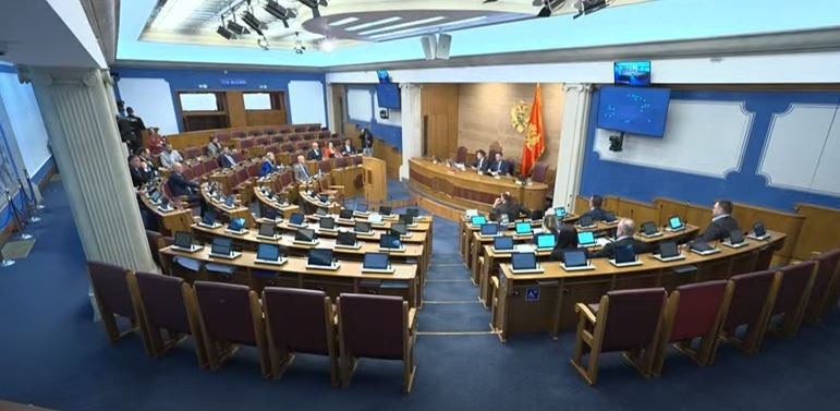 Nikolić: Barometar 26 &#8220;smokvin list&#8221; za delegitimisanu Vladu