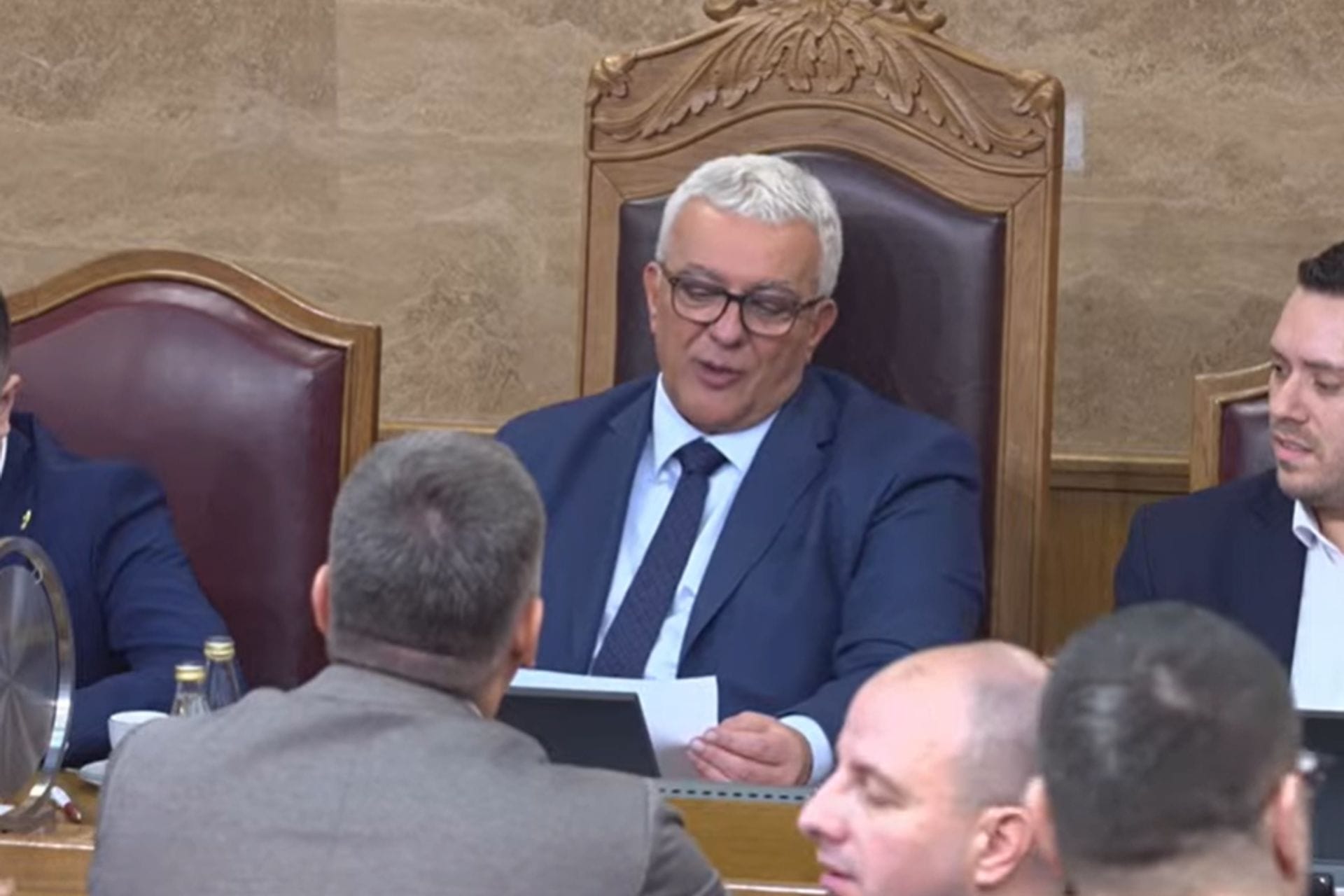 POSLANICI OPOZICIJE JOŠ NE ZNAJU KOJU IM JE MJERU MANDIĆ „IZREKAO“: Eventualno naknadno određivanje mjere je zloupotreba položaja i ovlašćenja