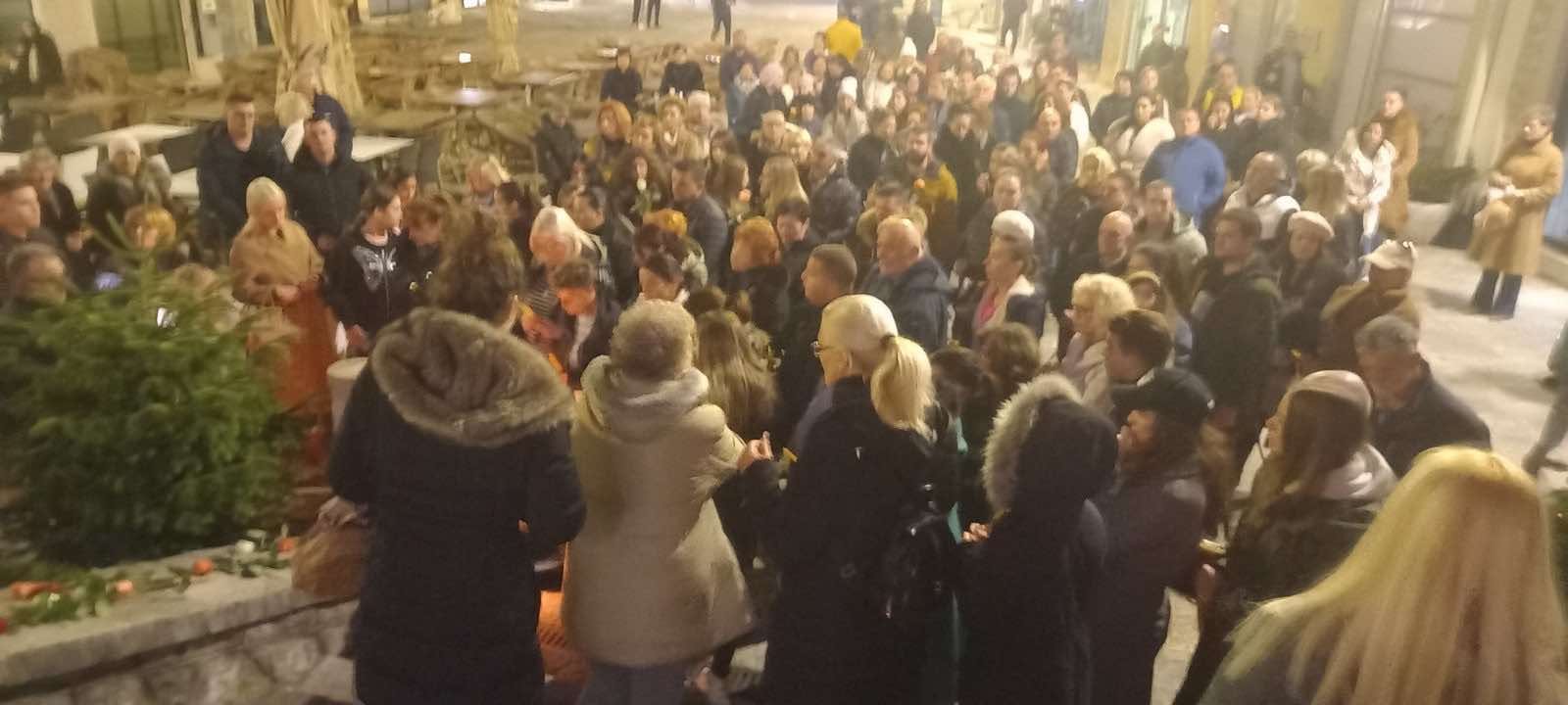 Paljenje svijeća i u Herceg Novom