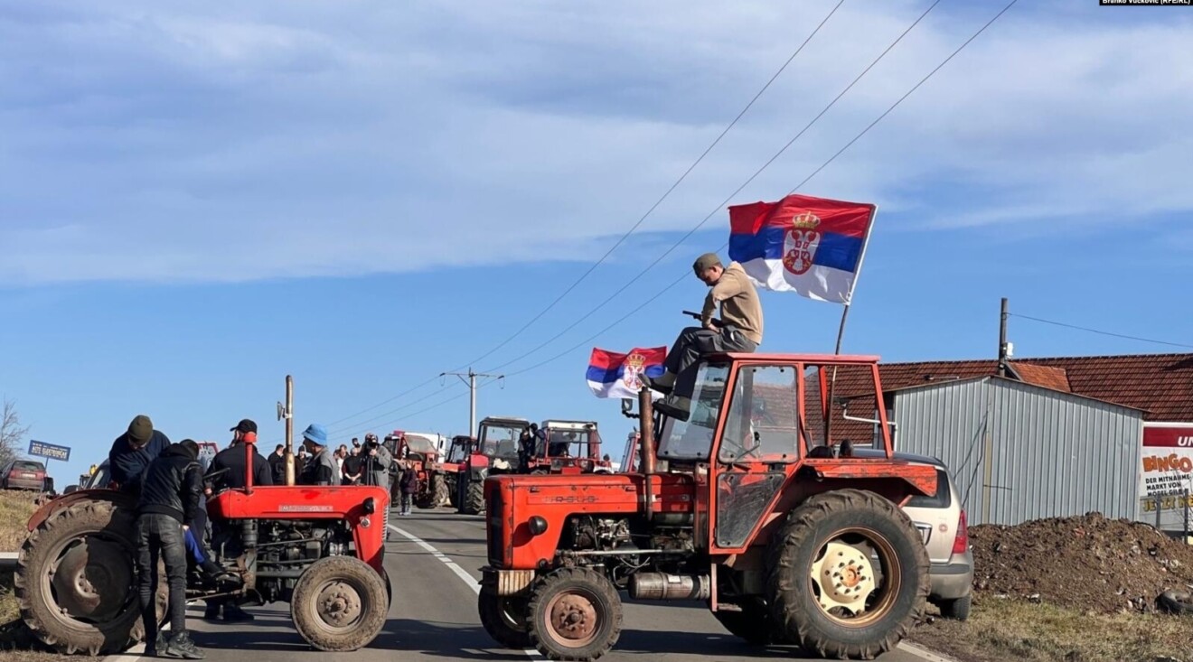 Mljekari blokirali regionalne puteve u Srbiji na 24 sata