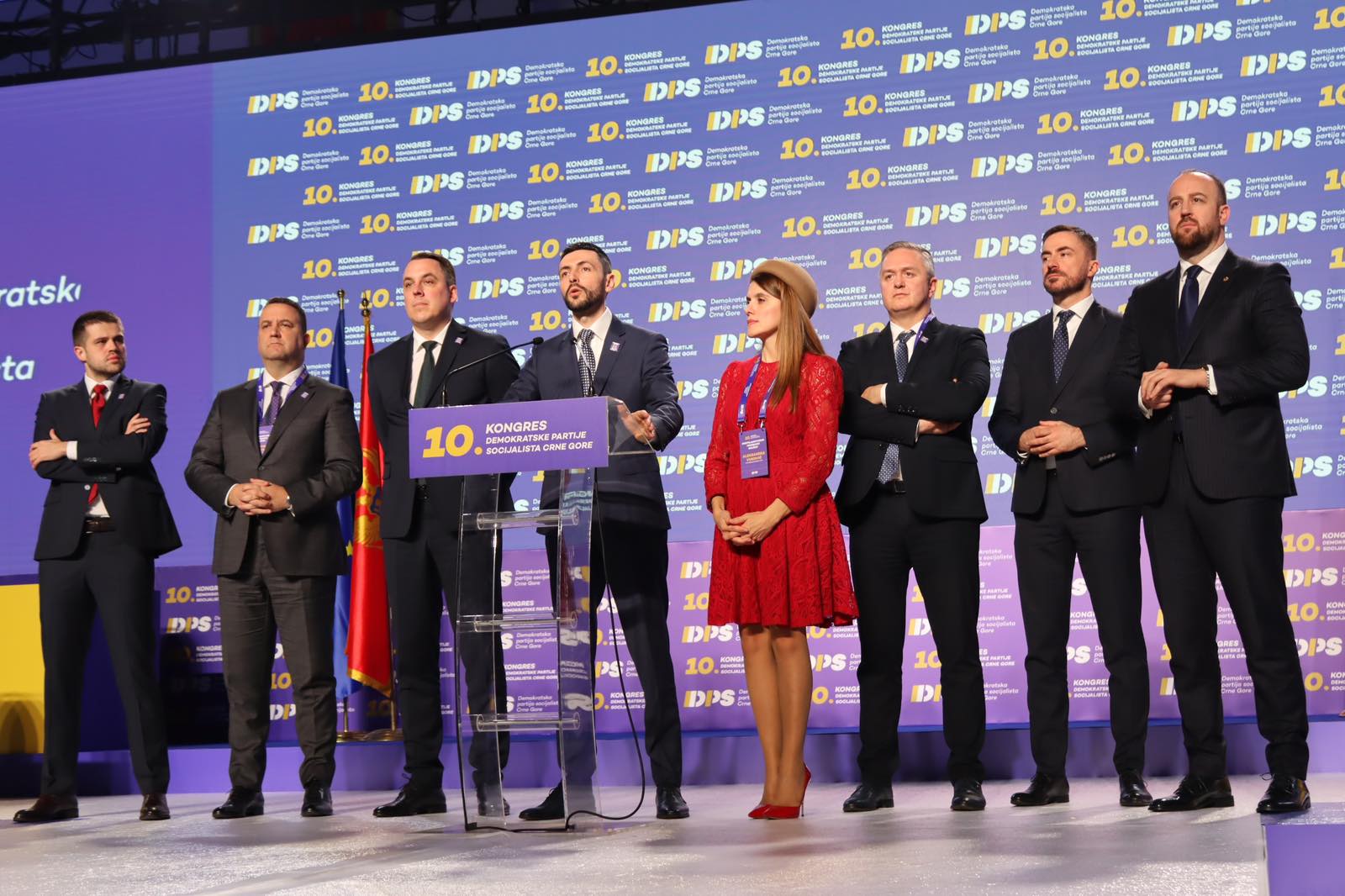 (FOTO/ VIDEO) Đukanović izabran za počasnog predsjednika DPS-a; Živković: Narednih dana odluka o postupanju opozicije nakon isteka mjere