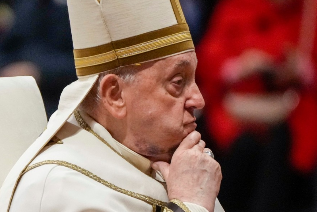 Papa Franjo ostaje u bolnici