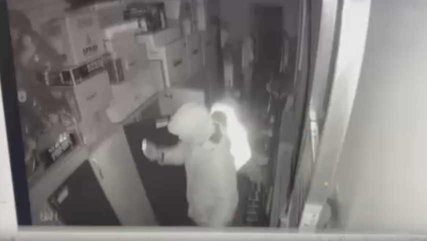 (VIDEO) Provaljeno u prostorije Nezavisnog društva novinara Vojvodine