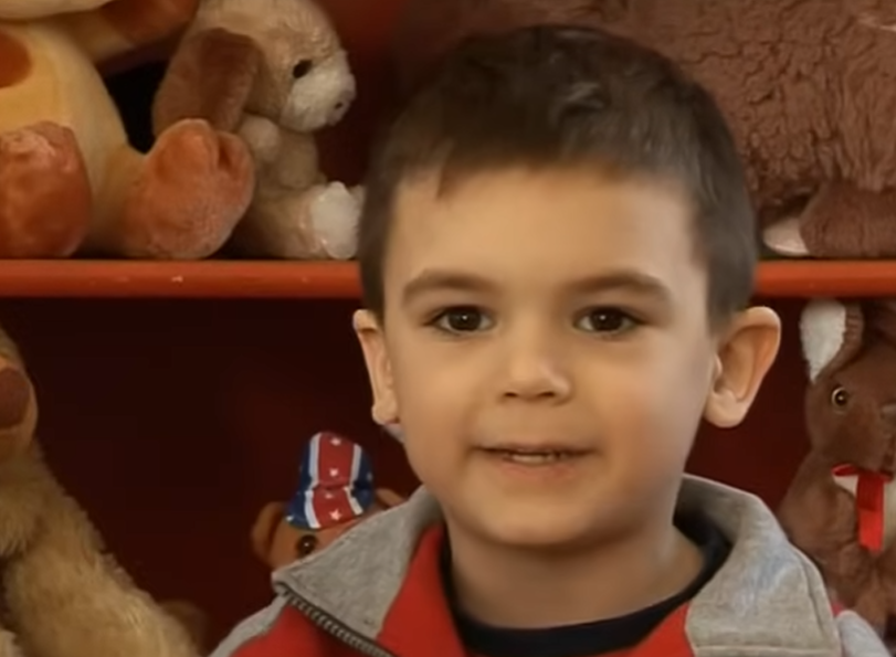 (VIDEO) Ovog dječaka svi znamo po izjavi „Sjedio ka’ bubica“, a evo kako danas izgleda