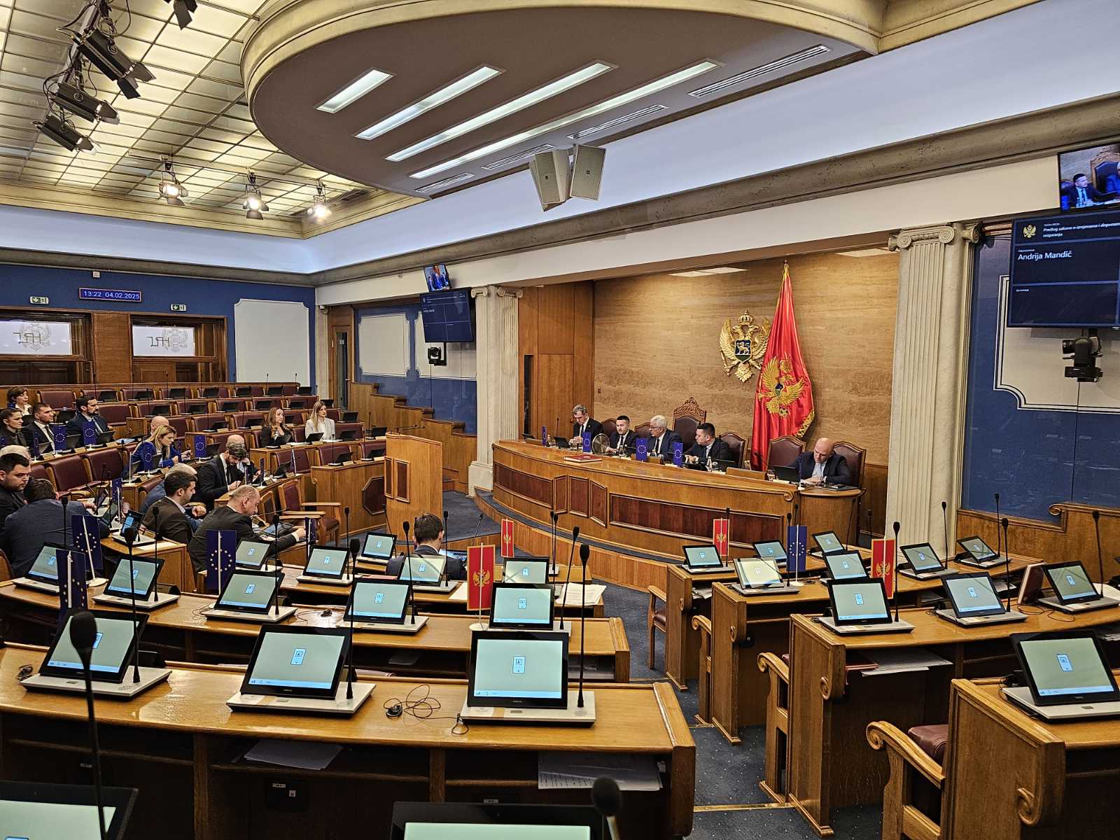 Andrić: Penzioneri će dobiti pravdu kakvu su zaslužili; Božović: Udaljavanje opozicije bilo je jedini mogući ispravan način