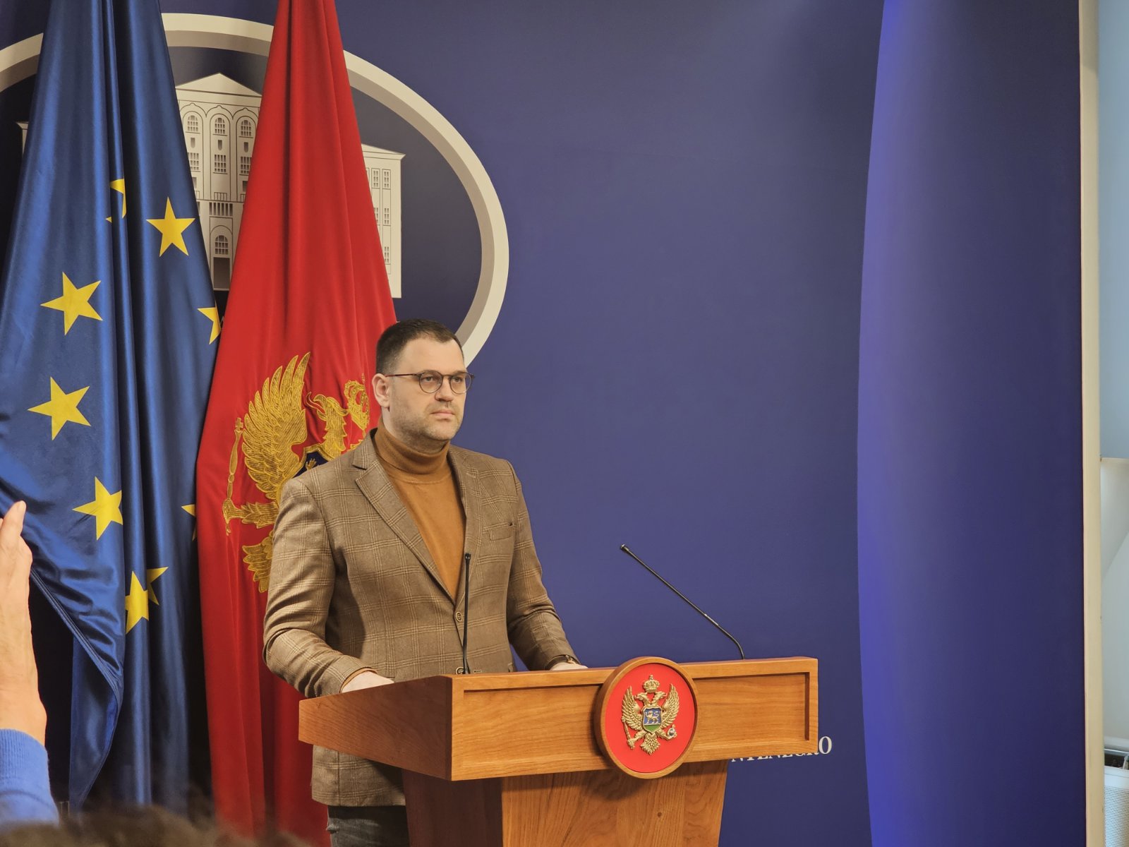 Anđušić: Većini je bitnije da se usvoji odluka o zaduženju od budžeta