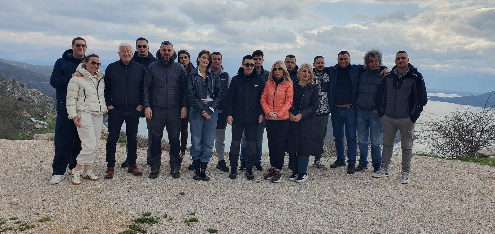 Kandidati za odbornike i aktivisti SEP očistili vidikovac iznad Slanog jezera