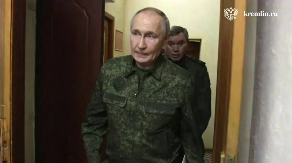 Putin se u uniformi pojavio u Kursku (VIDEO)
