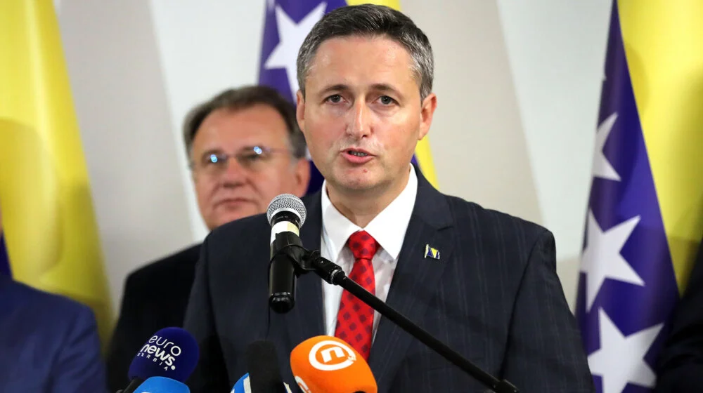 Bećirović: Neprihvatljiva i opasna izjava Vučića da je napadnuta Republika Srpska