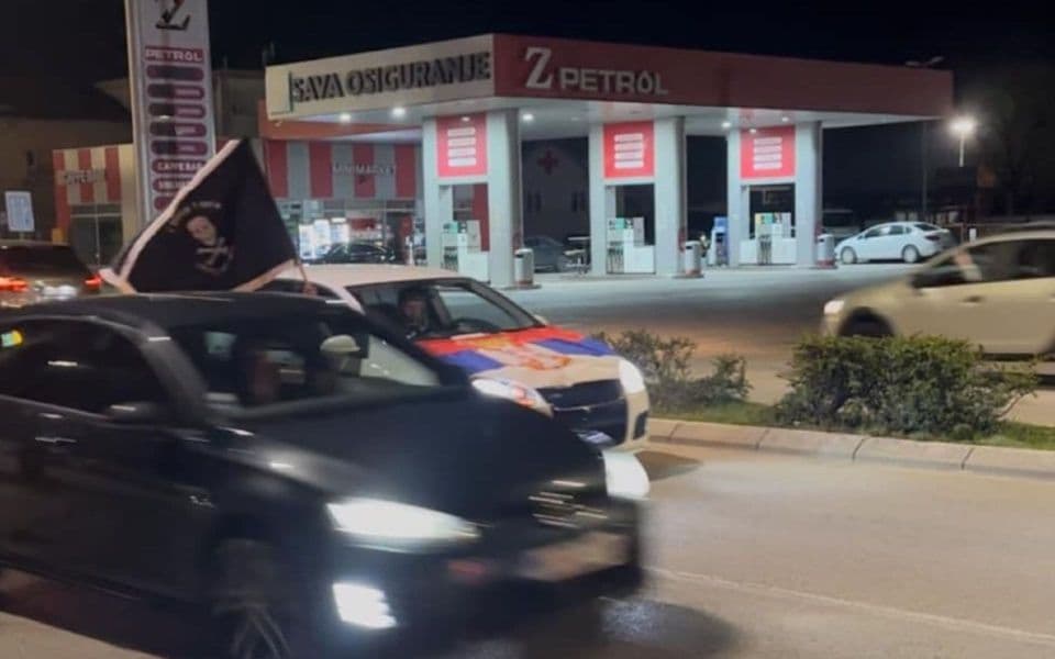 VIDEO Četničke i zastave Srbije: Počelo slavlje pristalica ZBNK