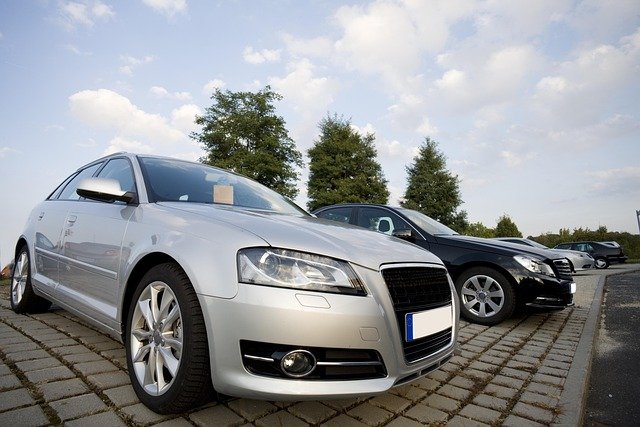 Vlasnici auto-placeva: Povećanje carine na uvoz polovnih automobila ostavilo bi bez hljeba naše porodice