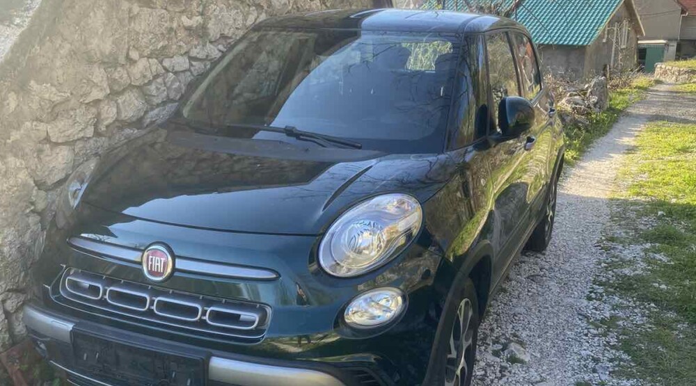 Pretresi u Podgorici i Cetinju: Pronađeno ukradeno vozilo, balistički paniciri, alat za obijanje…