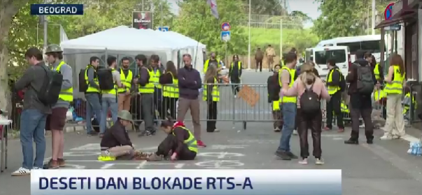 Deseti dan blokade RTS-a: Studenti igraju šah, okolne ulice zatvorene za saobraćaj