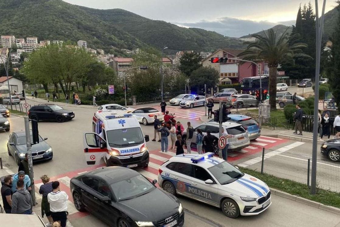 Saobraćajna nezgoda u Budvi: Oboren maloljetnik na pješačkom prelazu
