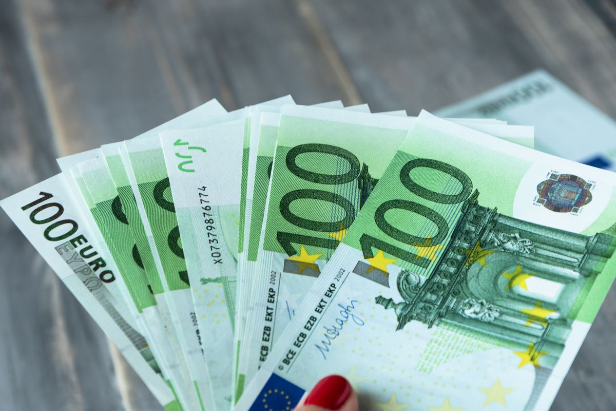 Ne propustite priliku: 100 EURA preuzmi i uživaj!
