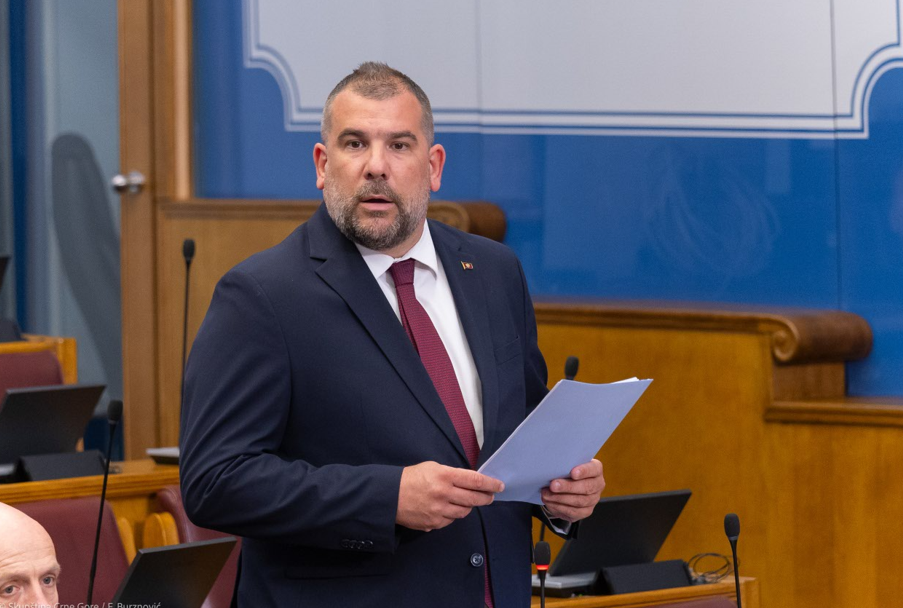 Krapović: Nisam iznenađen što su poslanici NSD-a glasali za odluku o slanju vojnika u misiju EU, ovo je potvrda zrelosti