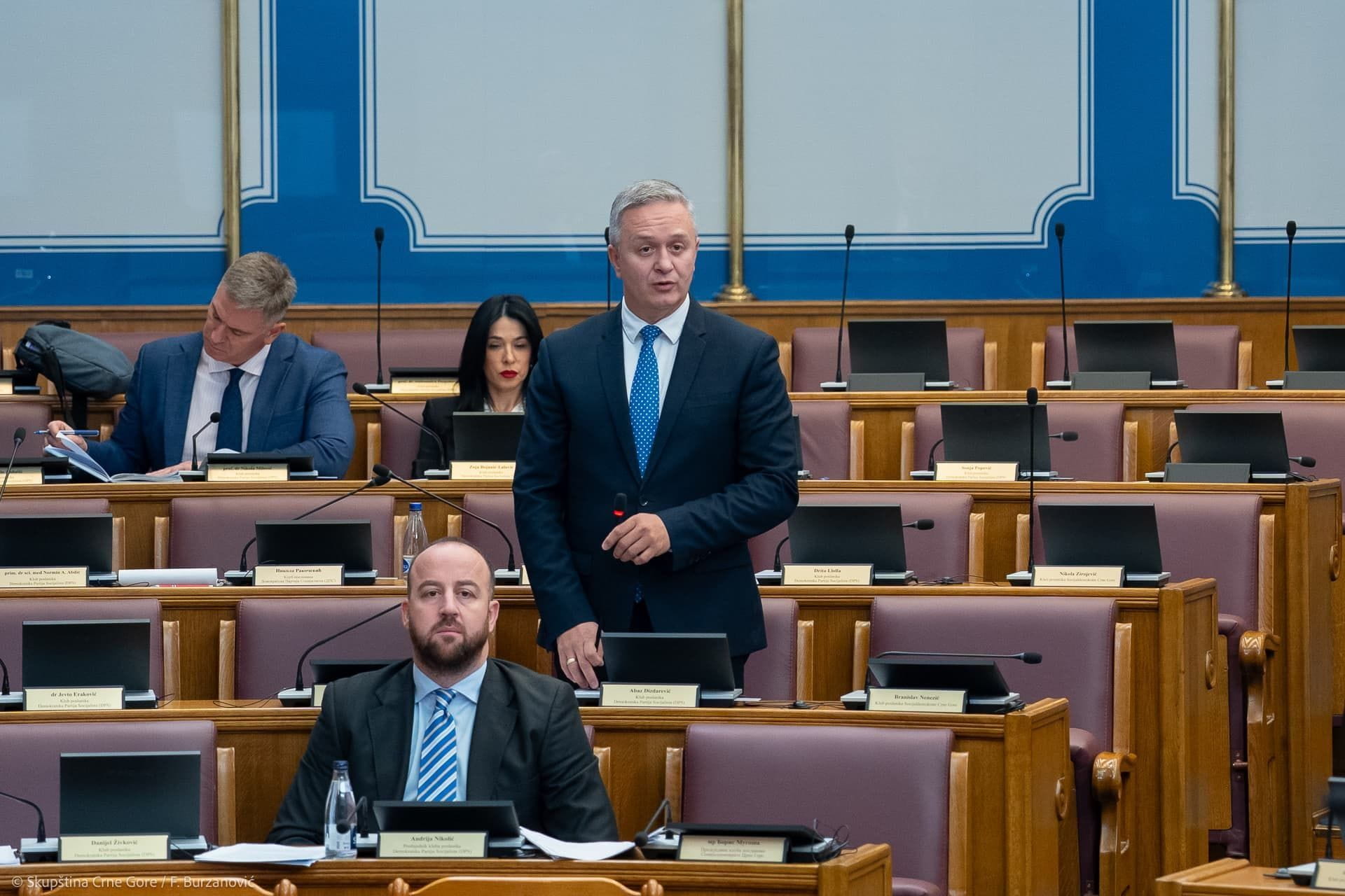 Dizdarević: Umjesto transformacije sistema, dobili smo etičku eroziju i gaženje dostojanstva
