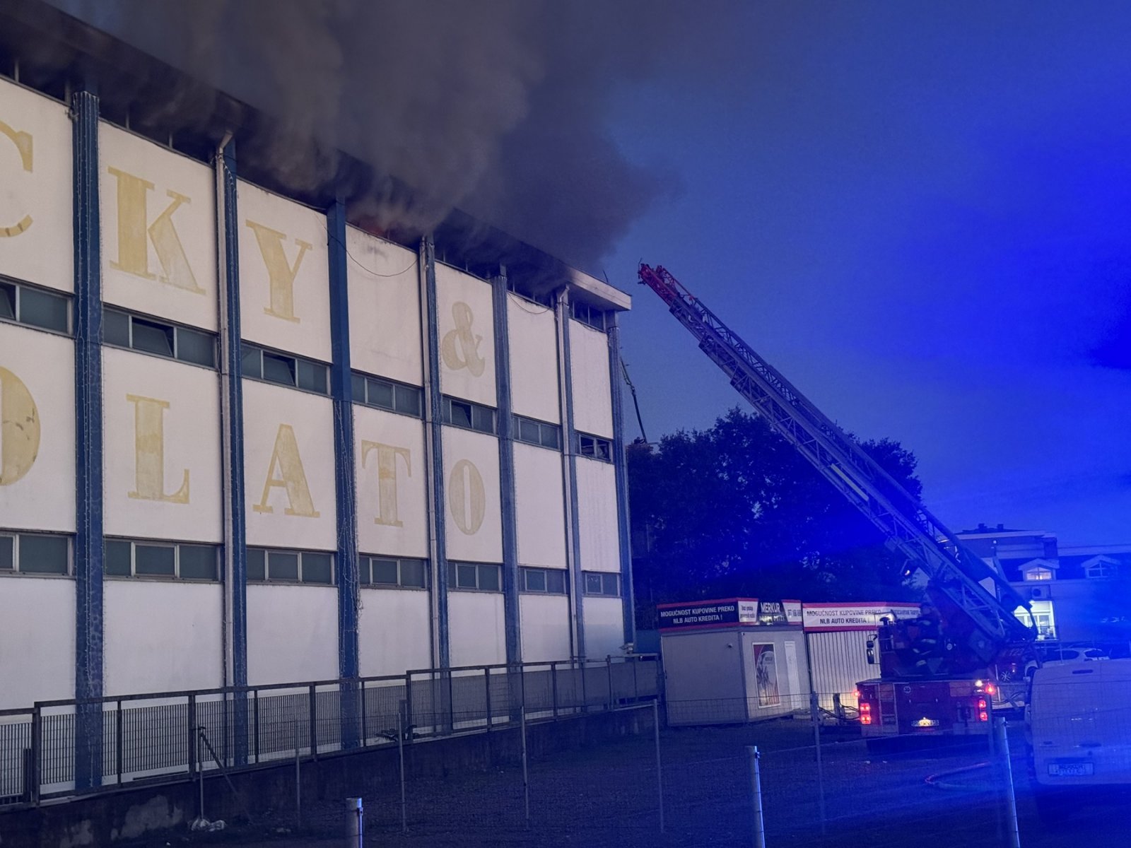 Gori ,,Roki Pistolato&#8221; na Zabjelu: U intervenciji povrijeđen vatrogasac