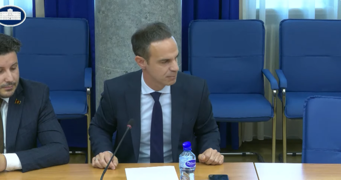 Mugoša Ibrahimoviću: Uporno izbjegavate da odgovorite ko je predložio uvođenje viza, budite hrabri, recite nam to