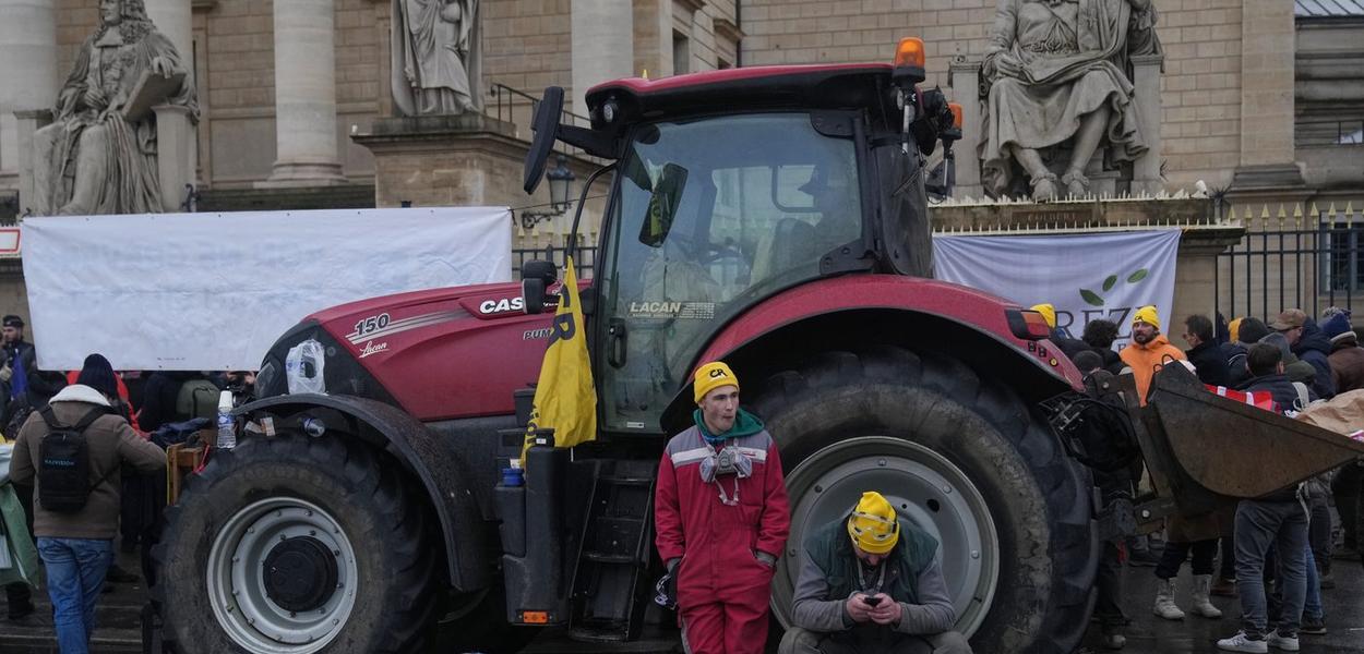 Sa protesta u Parizu (Foto: AP/Christophe Ena)
