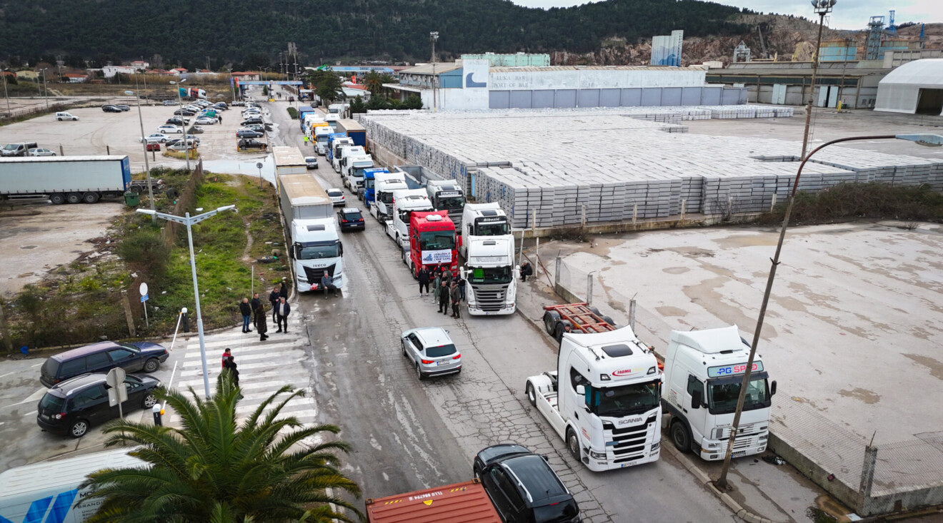 Blokada saobraćaja, FOTO: Luka Bar
